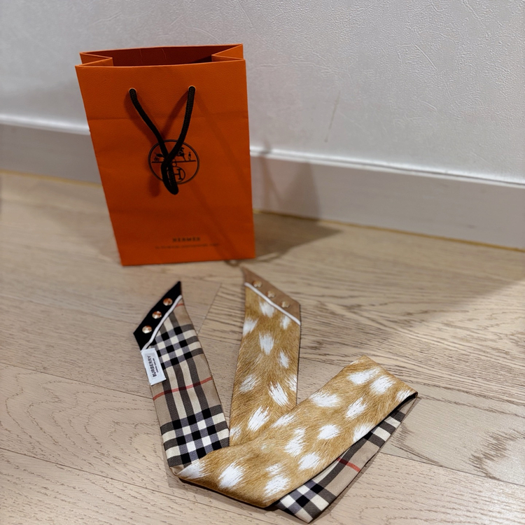 [정품] Burberry 버버리 실크 방도 이미지