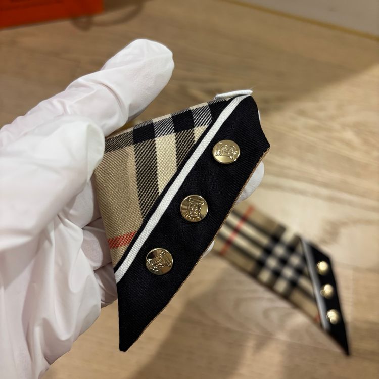 [정품] Burberry 버버리 실크 방도 이미지