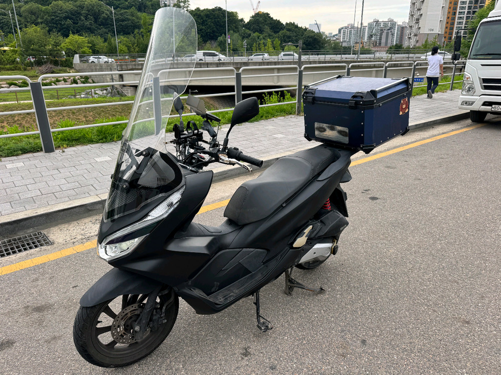 혼다 더뉴 pcx125 20년 최상급 판매합니다 이미지
