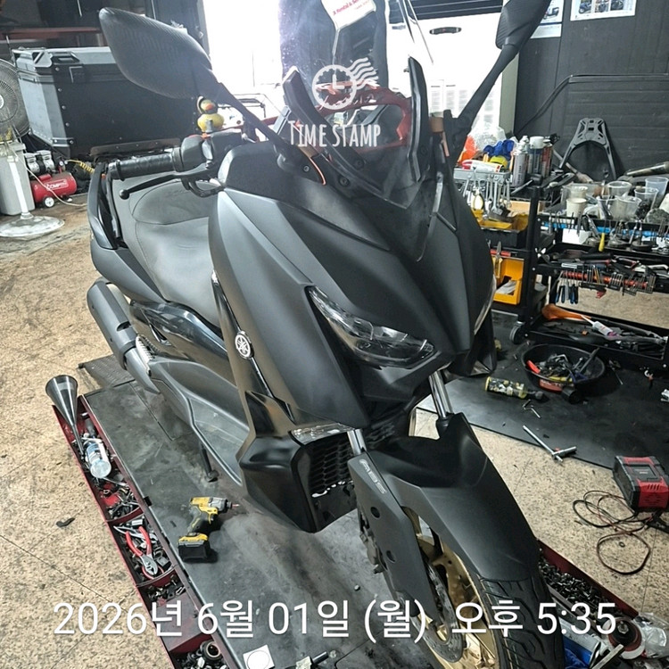 야마하 XMAX300 블랙 2021년식후반모델 ABS 배달세팅 팝니다. 이미지