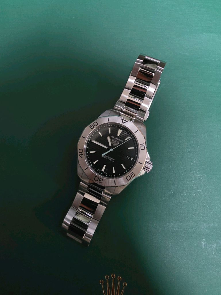 아쿠아레이서 프로페셔널 200 솔라그래프 블랙 40mm 풀박 이미지