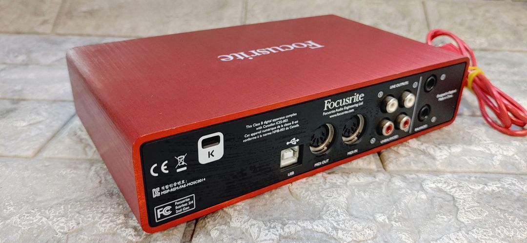 focusrite Scarlett 2i4 스칼렛 2세대 이미지