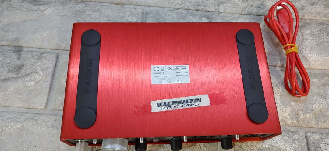 focusrite Scarlett 2i4 스칼렛 2세대 이미지