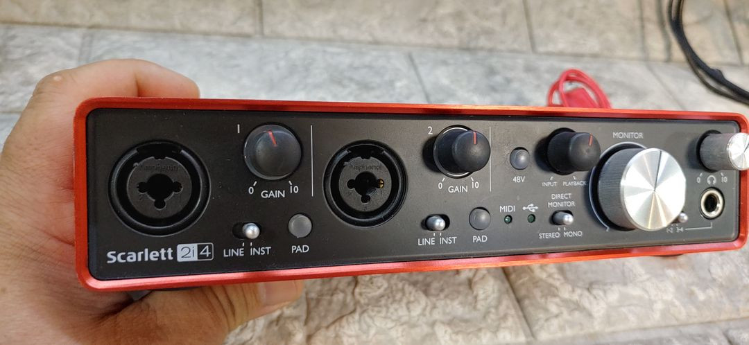 focusrite Scarlett 2i4 스칼렛 2세대 이미지