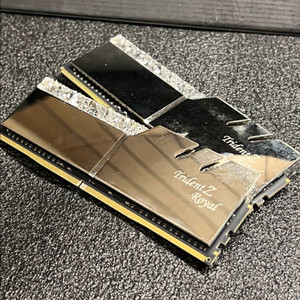 지스킬 로얄 실버 DDR4 3600 CL18 64GB 세트 램 이미지