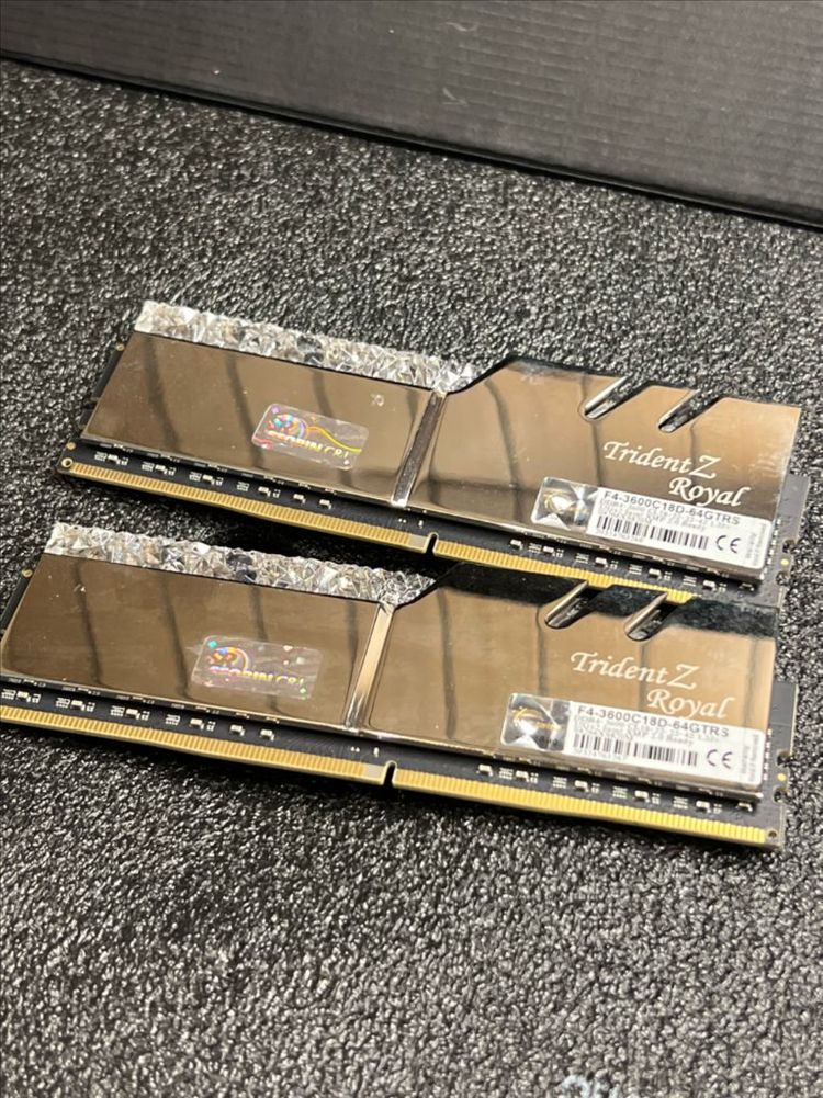 지스킬 로얄 실버 DDR4 3600 CL18 64GB 세트 램 이미지
