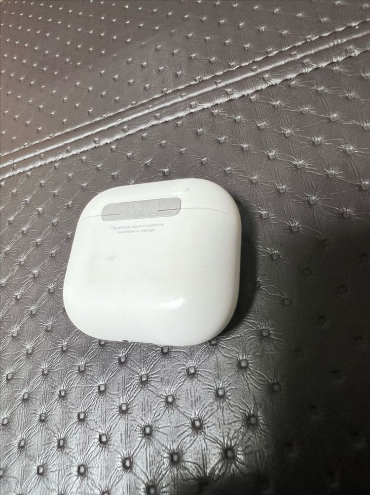 새상품급 에어팟 4세대 노캔X 판매 이미지