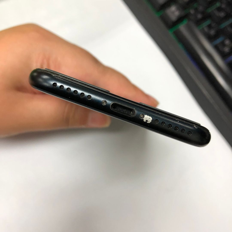 아이폰SE3 128GB 블랙 중고폰 배터리89% 기능정상 529888 이미지