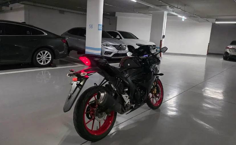 스즈키 gsx-r125 검빨 판매합니다 이미지