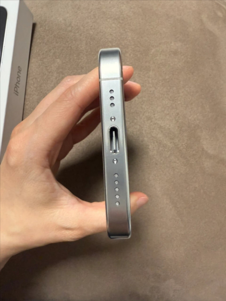 아이폰 16프로 512 화이트티타늄 이미지