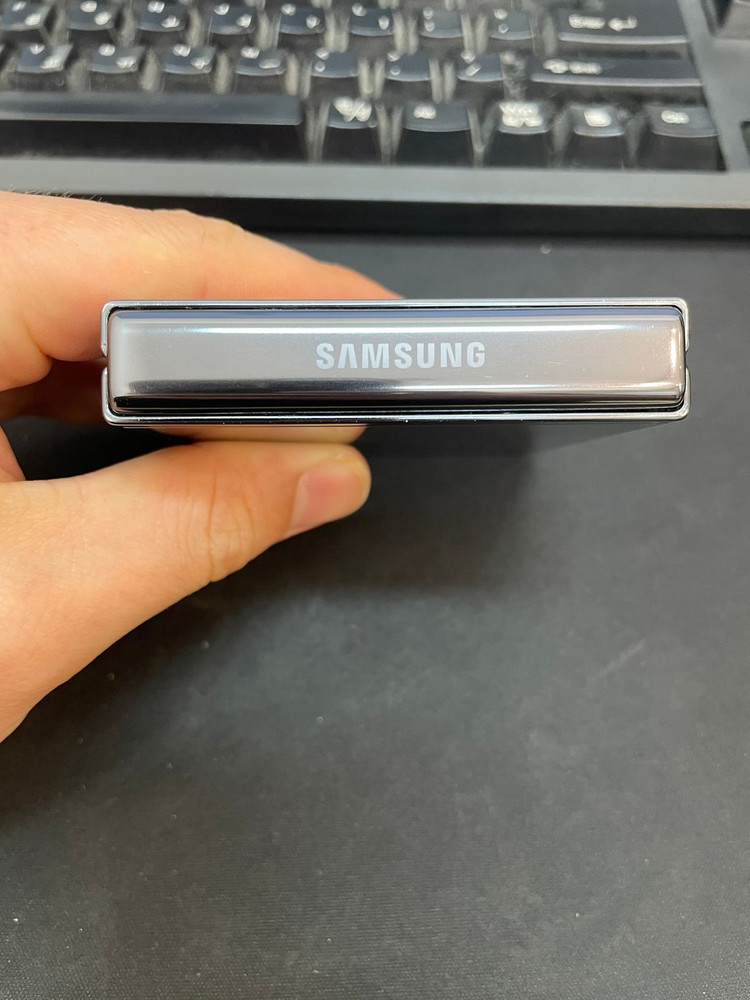 갤럭시Z플립5 블랙 256GB 무잔상 상태좋은 중고39만5천팝니다 이미지