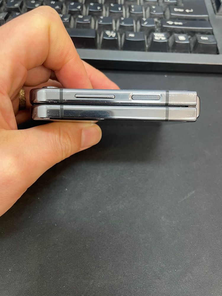갤럭시Z플립5 블랙 256GB 무잔상 상태좋은 중고39만5천팝니다 이미지