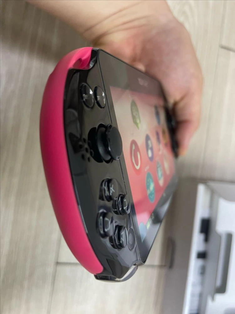 Ps vita 2세대 핑크블랙 일판 이미지
