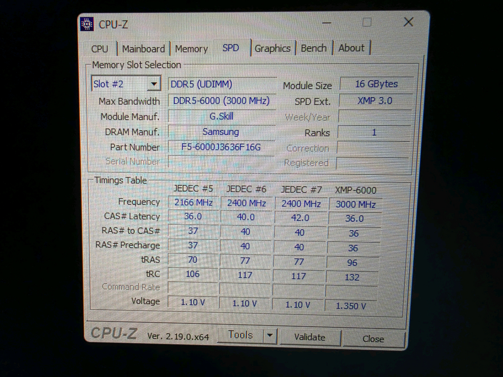 라이젠 9500F+RX 9070 XT 게이밍 컴퓨터 이미지