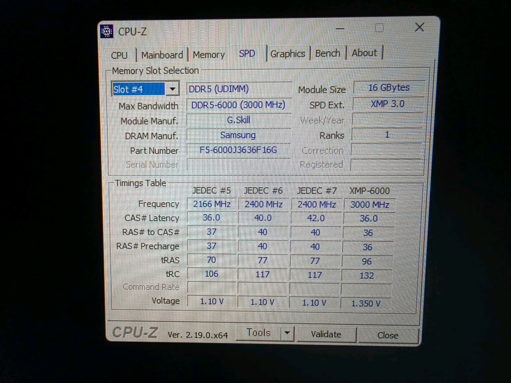 라이젠 9500F+RX 9070 XT 게이밍 컴퓨터 이미지