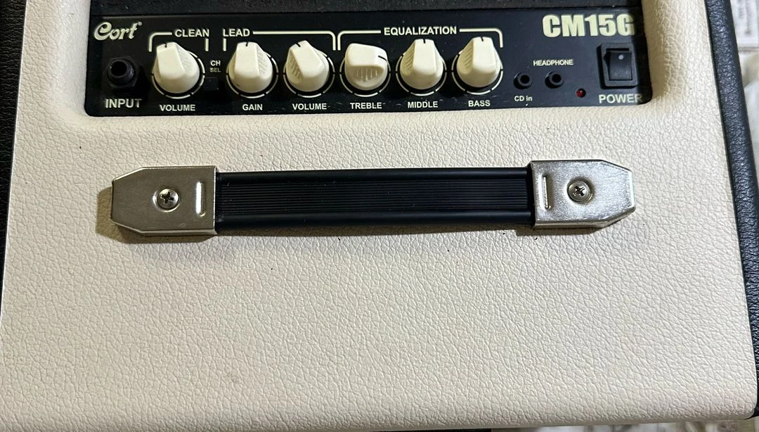 Cort CM15G 기타 앰프 이미지