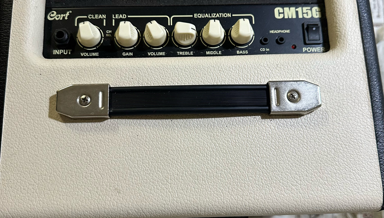 Cort CM15G 기타 앰프 이미지
