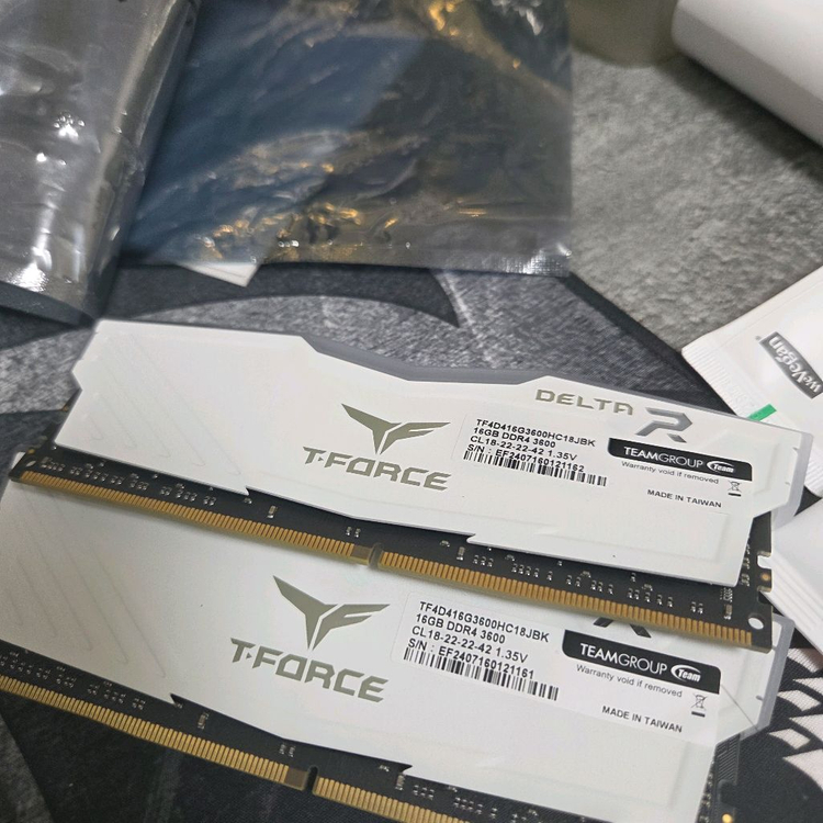 팀그룹 TFORCE DDR4 16GB 3600 CL18메모리 2개 세트 이미지
