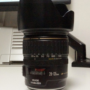 Canon EF 28-135mm f3.5-5.6 IS USM 망원줌 렌즈 이미지