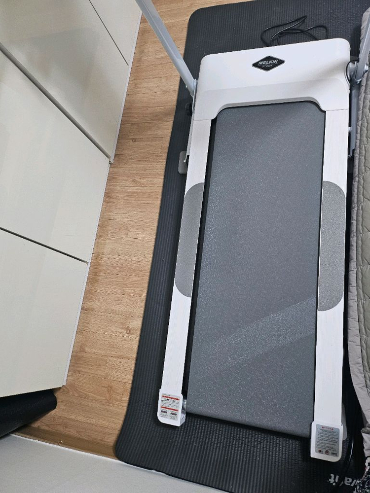 접이식 트레이닝 런닝머신 이미지