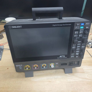디지털 오실로스코프 SIGLENT SDS2204X HD 팝니다. 이미지