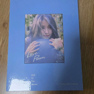 아이유 2019 투어 콘서트 블루레이 이미지
