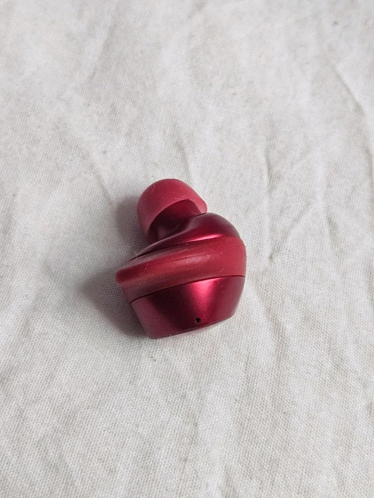 갤럭시 버즈플러스 레드 왼쪽 SM-R175 이미지