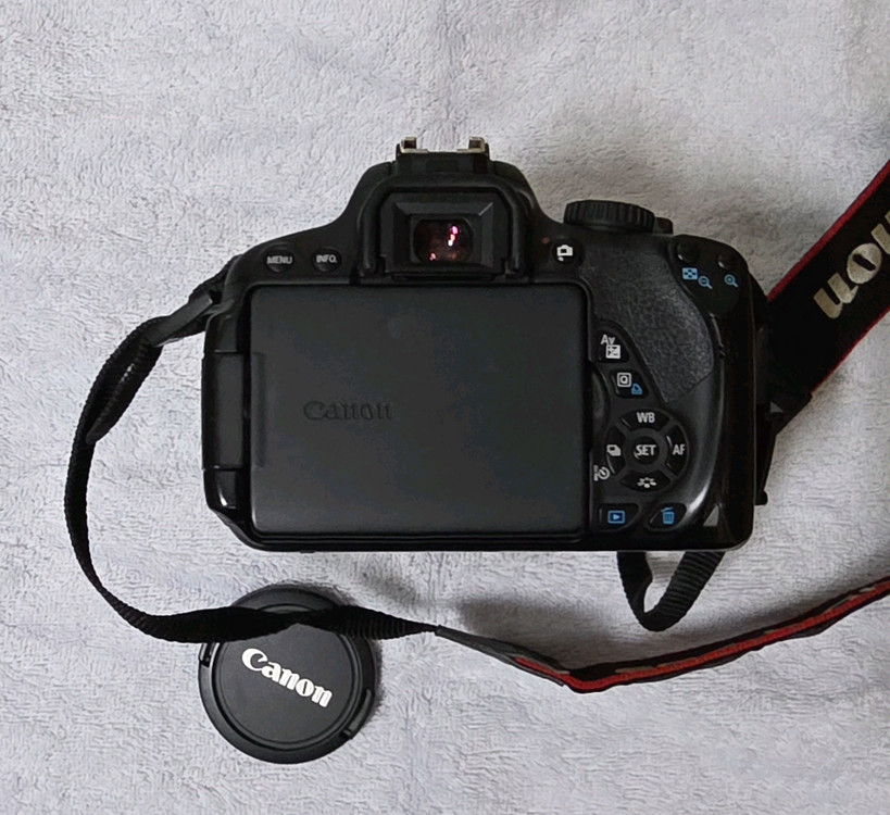 캐논 EOS 650D DSLR 카메라 와 18-55 렌즈 팝니다. 이미지