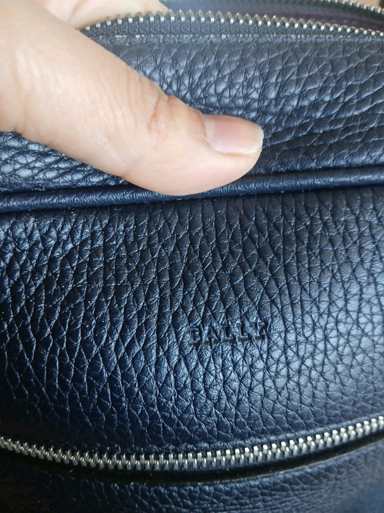 발리 정품 남성 가죽 크로스백 상태 좋아요 이미지