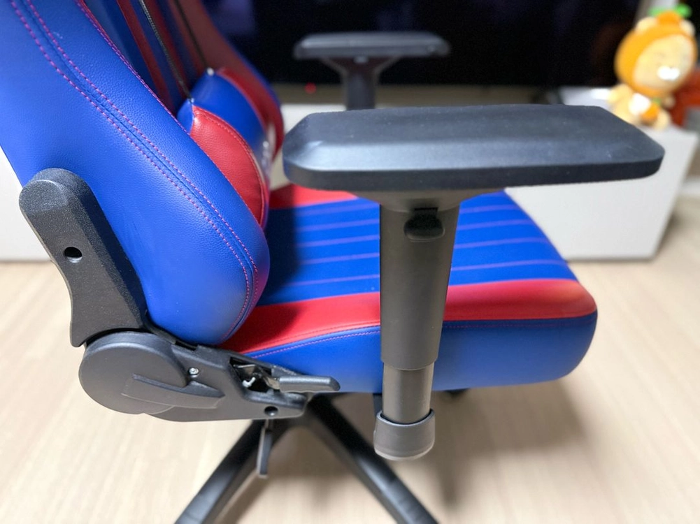 제닉스 FC바르셀로나 프리미엄 게이밍의자 팝니다! 이미지