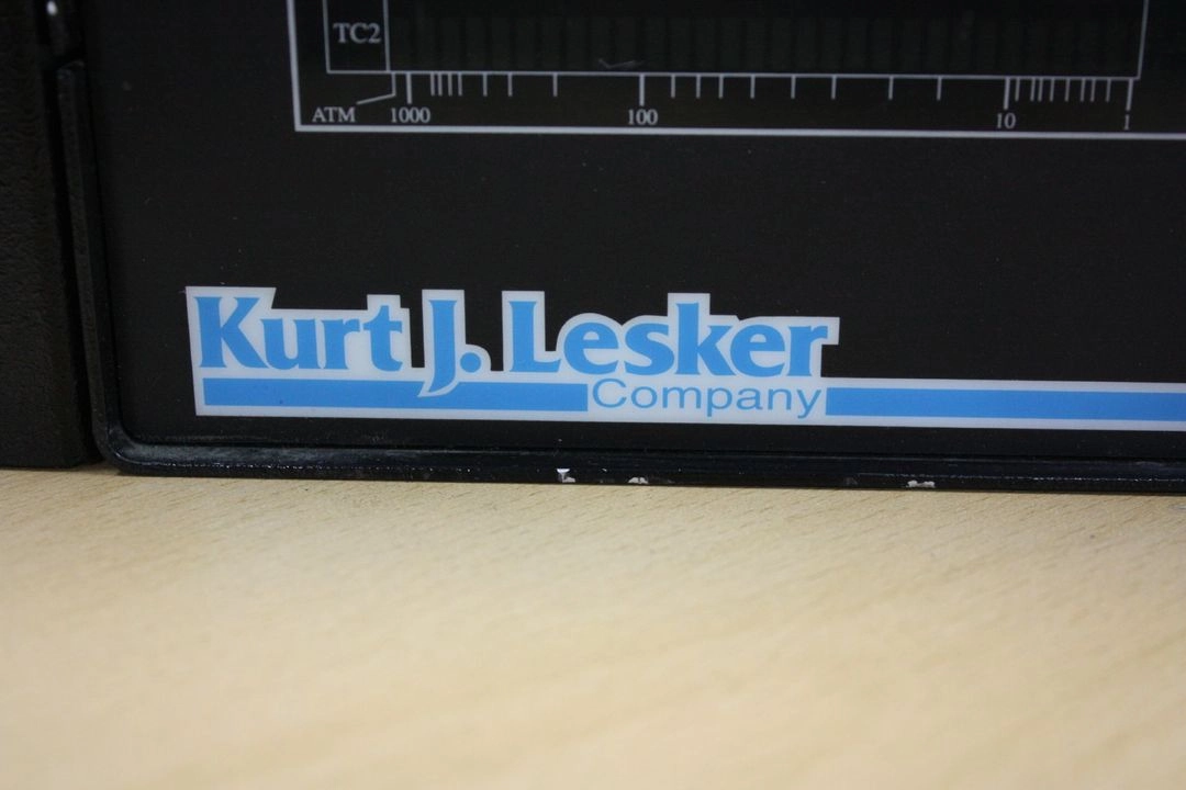 이온화 게이지 컨트롤러 IG4400 Kurt j. Lesker Ionization Gauge controller 이미지