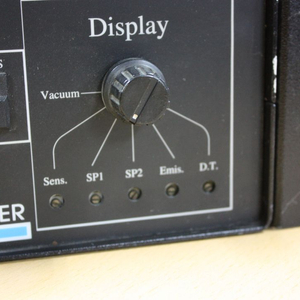 이온화 게이지 컨트롤러 IG4400 Kurt j. Lesker Ionization Gauge controller 이미지