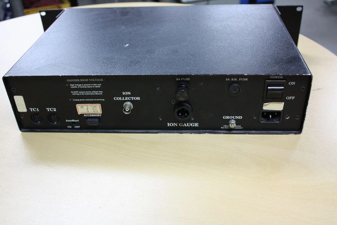 이온화 게이지 컨트롤러 IG4400 Kurt j. Lesker Ionization Gauge controller 이미지