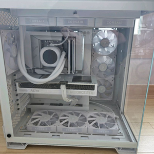 9950X3D / RTX5080 게이밍 PC 화이트 이미지