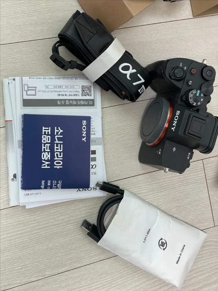 소니 A7M4 카메라 풀박스 + 스몰리그 이미지
