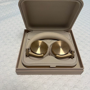 B&O BEOPLAY H95 이미지