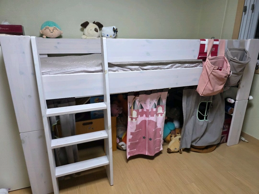 니스툴그로우 침대,책상,의자 세트 이미지