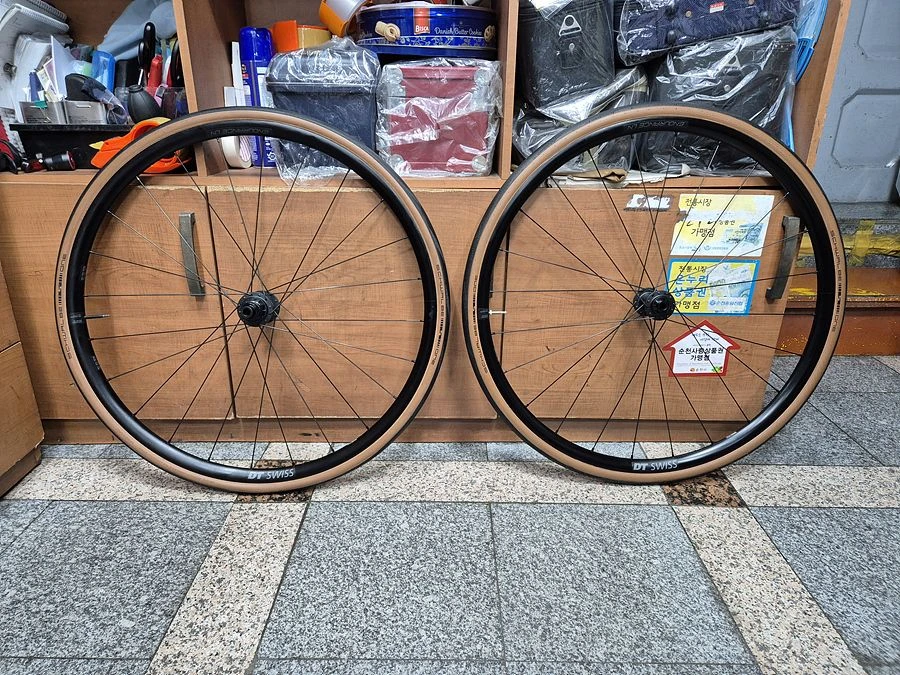 ENDURANCE LN DT SWISS 디스크 휠셋 (로드 휠셋) 이미지