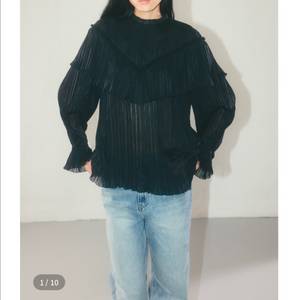오르 플리츠 러플블라우스 블랙 s 새상품 orr 도도컬렉션 블랙블라우스 쉬폰블라우스 이미지