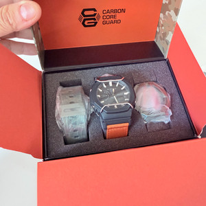 지샥 G-SHOCK GAE-2100WE 한정판 카본 코어 가드 시계 이미지