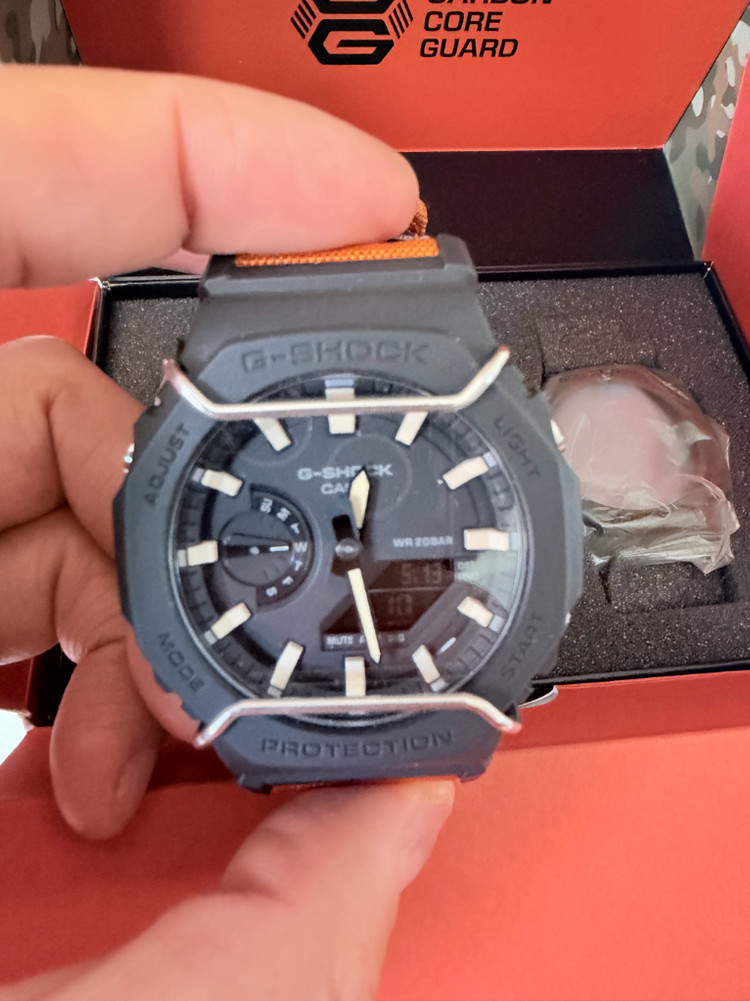 지샥 G-SHOCK GAE-2100WE 한정판 카본 코어 가드 시계 이미지