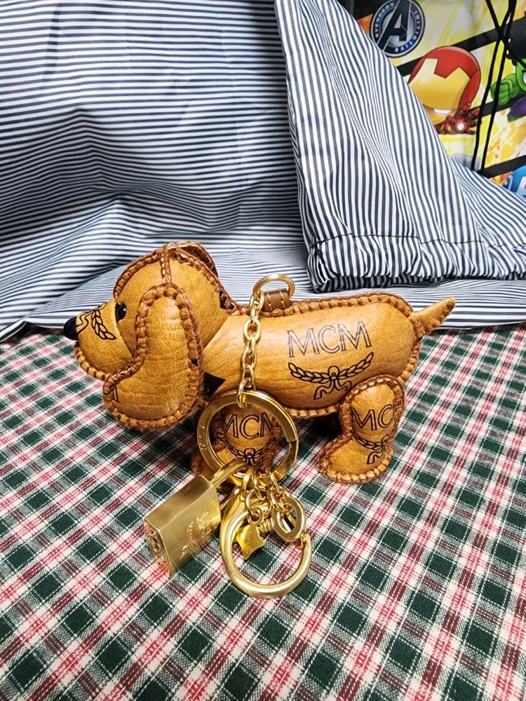 MCM Visetos Dog Bag Charm / Keyring(일명 닥스훈트 / 도그 참 키링 라인) 이미지