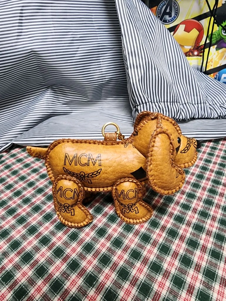 MCM Visetos Dog Bag Charm / Keyring(일명 닥스훈트 / 도그 참 키링 라인) 이미지