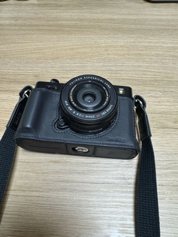 X-E5 바디 + 가죽케이스+ 엄지그립 + 23mm. f 2.8 (보증기한 2028) 이미지