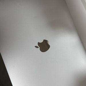 맥북 에어 13 m1 실버 256GB 이미지