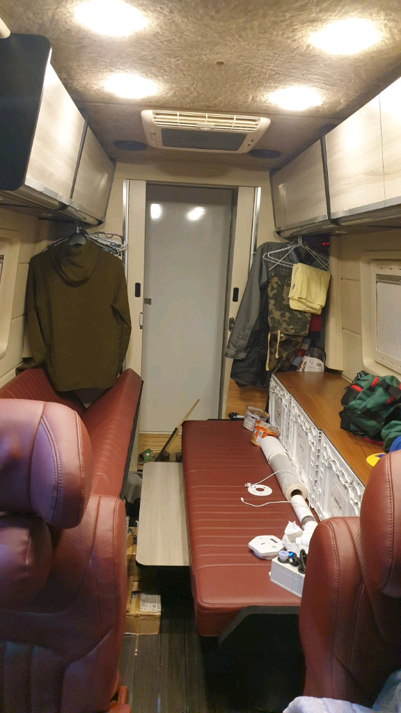 스프린터 캠핑카 시트 프레임 및 시트 이미지