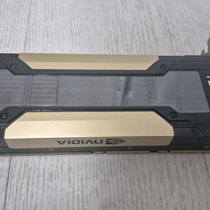 NVIDIA Tesla V100 32gb 1개 팝니다 이미지