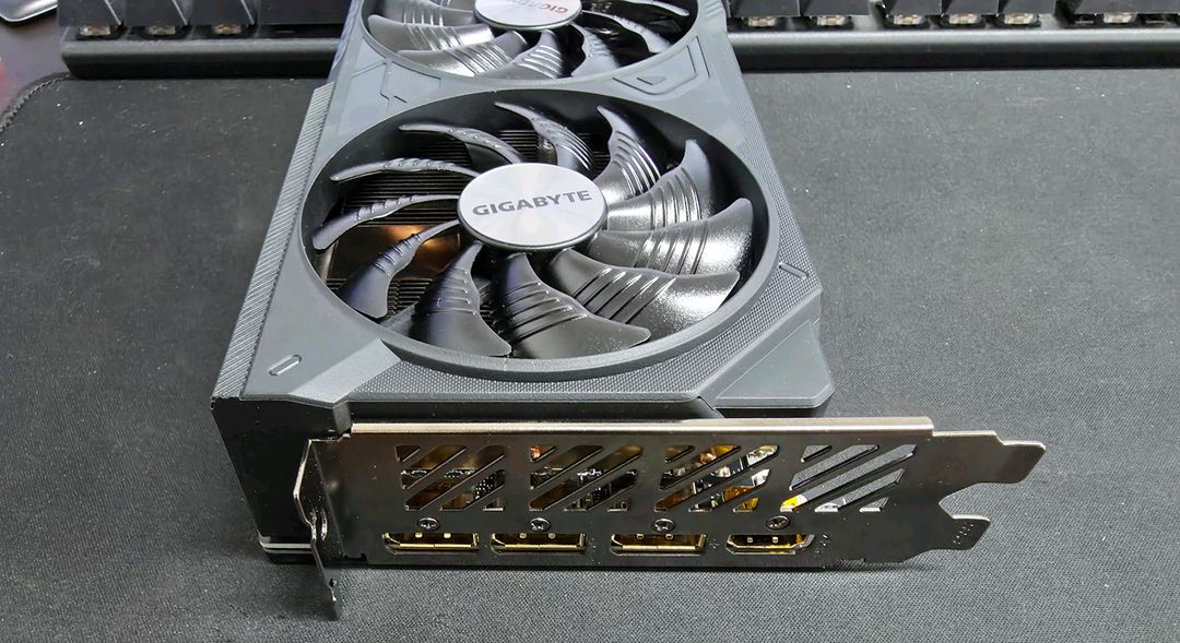 기가바이트 RTX 4070 윈드포스 12GB (GV-N4070WF2OC-12GD) 이미지