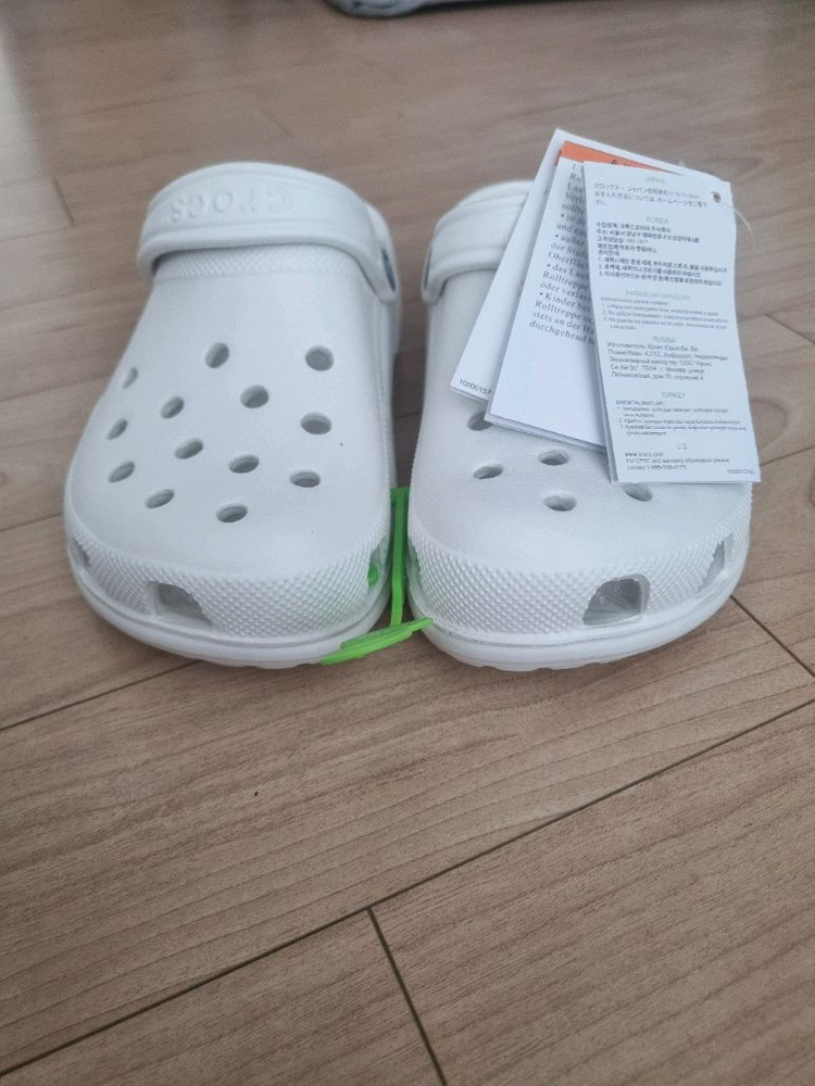크록스 클래식 클로그 화이트 240 이미지