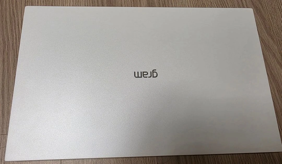 LG 그램 15인치 13세대 i5, 16GB RAM 256GB SSD 이미지